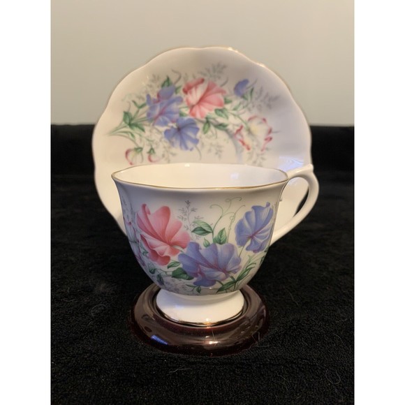 Royal Albert Friendship Sweet Pea FOOTED Tea Cup Saucer Gold Trim Vintage